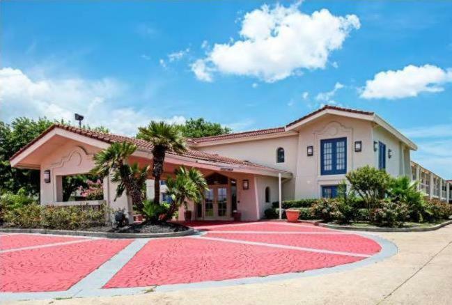 تكساس سيتي Scottish Inns & Suites المظهر الخارجي الصورة