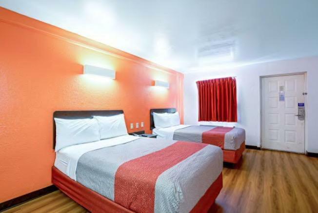 تكساس سيتي Scottish Inns & Suites المظهر الخارجي الصورة